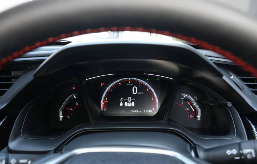 Панель приборов Honda Civic RS Hatchback (FK) 2020 года  (AU) (фото 8 из 42)